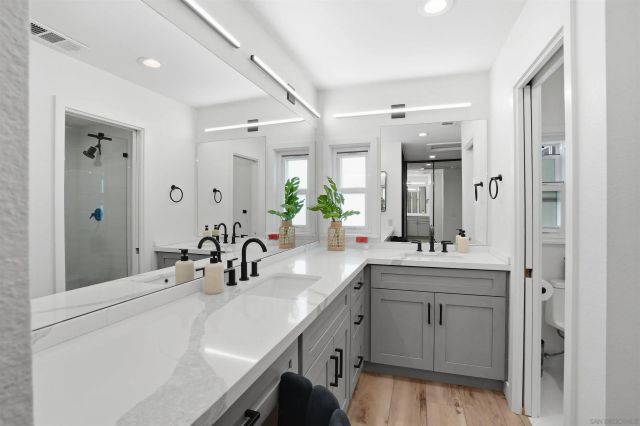 2444 Caminito Venido, San Diego, CA 92107