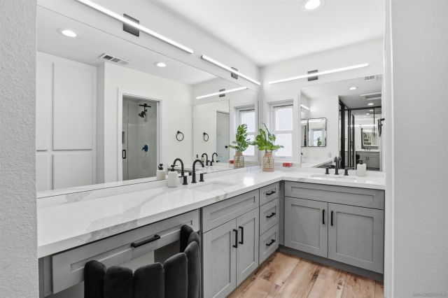 2444 Caminito Venido, San Diego, CA 92107