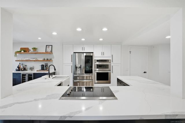 2444 Caminito Venido, San Diego, CA 92107