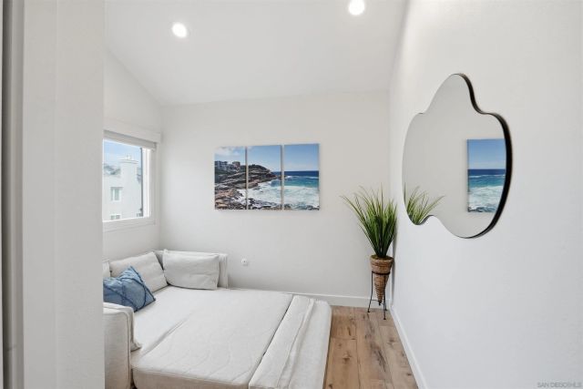 2444 Caminito Venido, San Diego, CA 92107