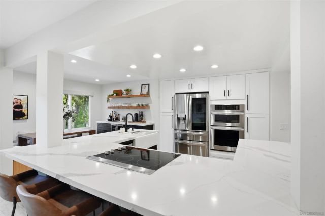 2444 Caminito Venido, San Diego, CA 92107