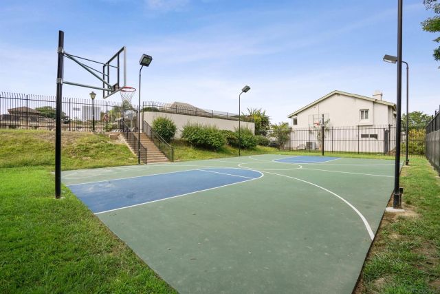 2444 Caminito Venido, San Diego, CA 92107