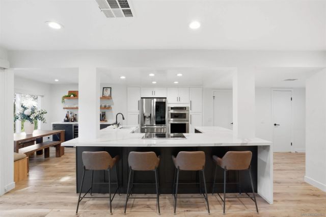 2444 Caminito Venido, San Diego, CA 92107