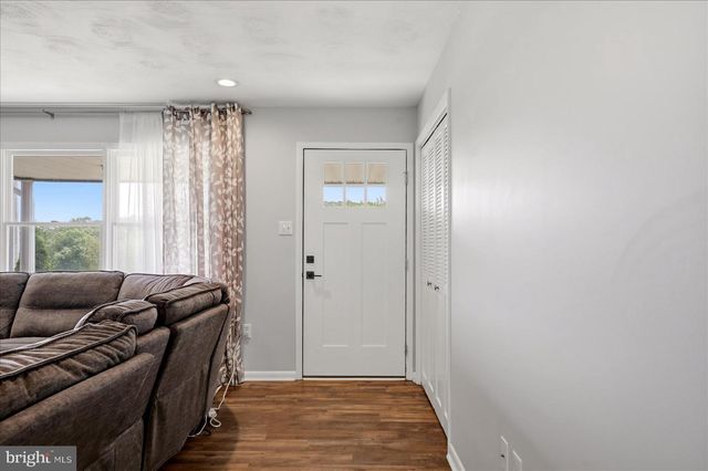 17747 SENEDO RD, Edinburg, VA 22824