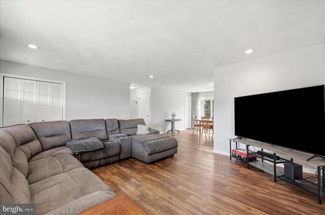 17747 SENEDO RD, Edinburg, VA 22824