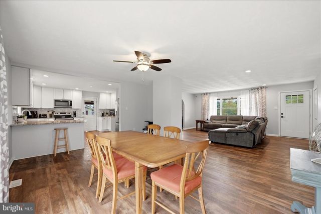 17747 SENEDO RD, Edinburg, VA 22824
