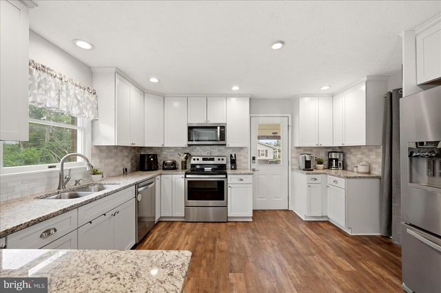 17747 SENEDO RD, Edinburg, VA 22824