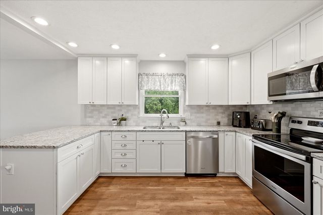 17747 SENEDO RD, Edinburg, VA 22824