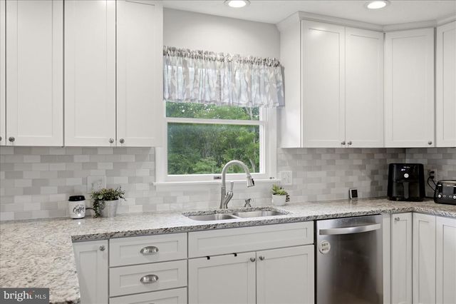 17747 SENEDO RD, Edinburg, VA 22824