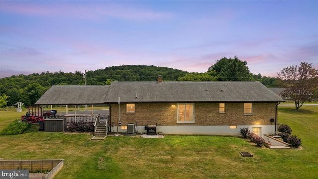 17747 SENEDO RD, Edinburg, VA 22824