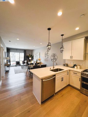 520 El Camino Real 201, San Carlos, CA 94070