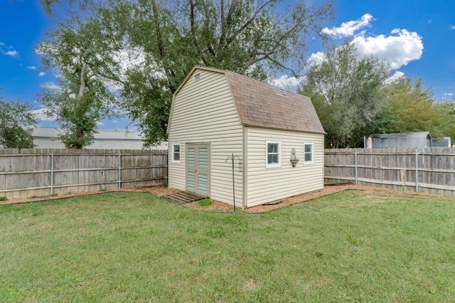 113 N Queen Ave, Maize, KS 67101