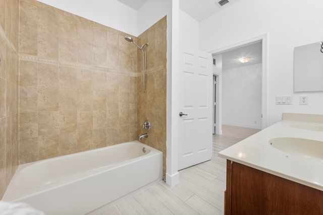 6752 OSAGE Circle, Greenacres, FL 33413