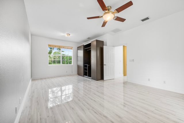 6752 OSAGE Circle, Greenacres, FL 33413
