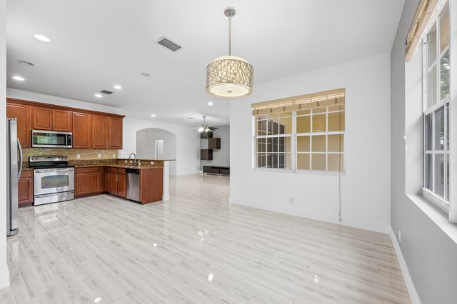 6752 OSAGE Circle, Greenacres, FL 33413