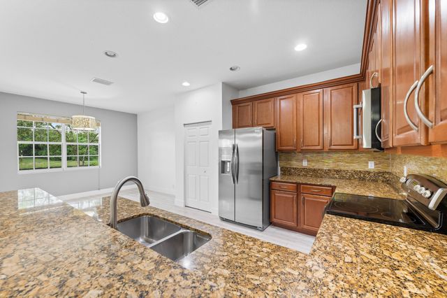 6752 OSAGE Circle, Greenacres, FL 33413