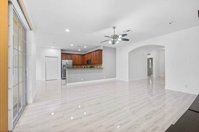 6752 OSAGE Circle, Greenacres, FL 33413