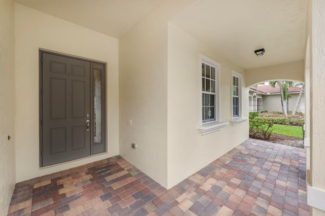 6752 OSAGE Circle, Greenacres, FL 33413