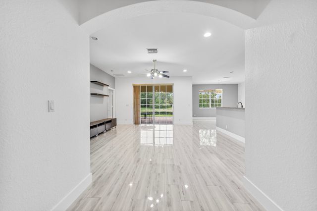 6752 OSAGE Circle, Greenacres, FL 33413