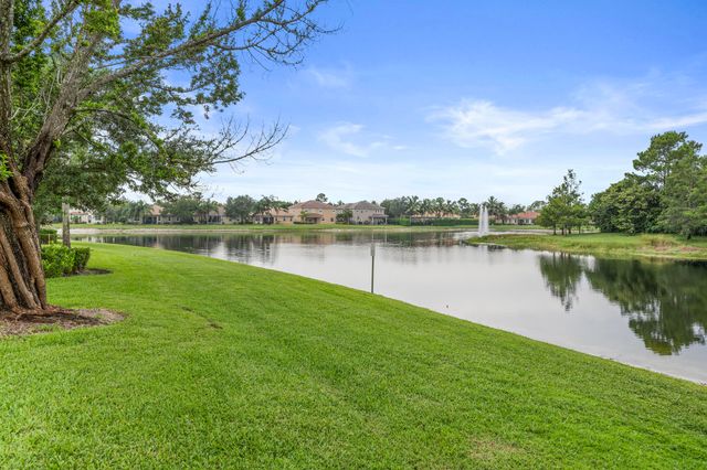 6752 OSAGE Circle, Greenacres, FL 33413