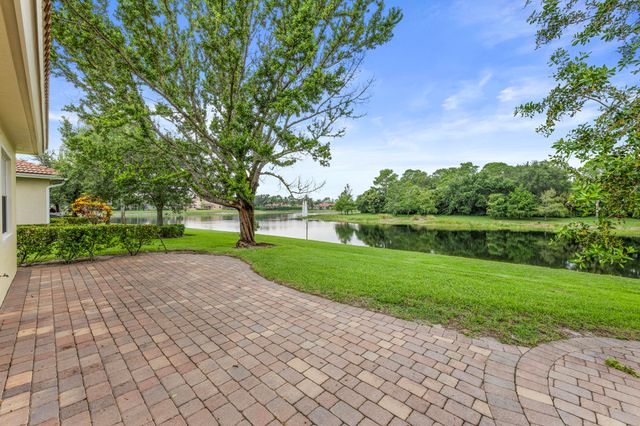 6752 OSAGE Circle, Greenacres, FL 33413