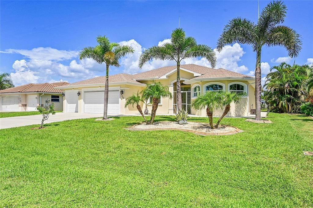 233 FAIRWAY ROAD, Rotonda West, FL 33947