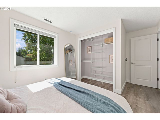 13410 Nw INDIAN SPRING Dr, Vancouver, WA 98685