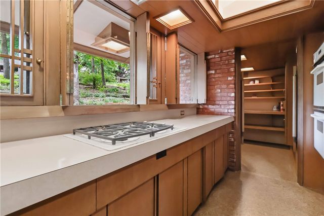 951 N Pembroke Road, Fayetteville, AR 72701
