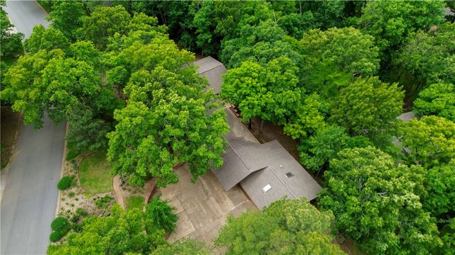 951 N Pembroke Road, Fayetteville, AR 72701