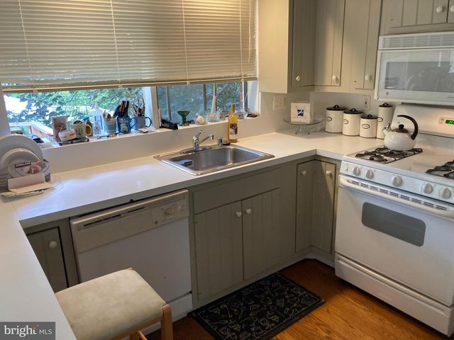 4204 HATTON CT, Alexandria, VA 22311