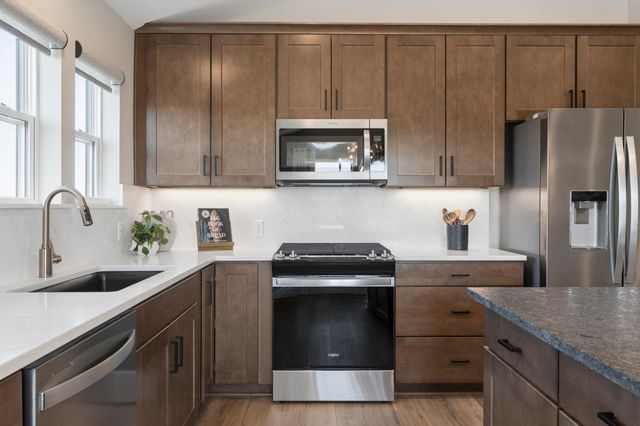 4107 Ramsay Way, Waconia, MN 55387