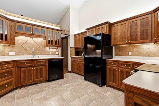 2 Guindola Circle, Hot Springs Village, AR 71909