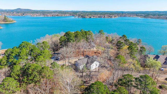 2 Guindola Circle, Hot Springs Village, AR 71909