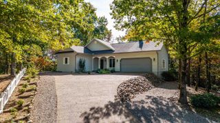 2 Guindola Circle, Hot Springs Village, AR 71909