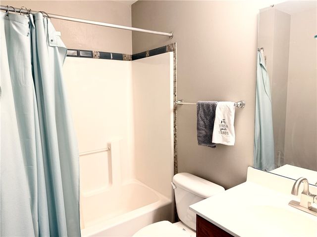 313 Fairgate Dr, Pine Twp, PA 15090