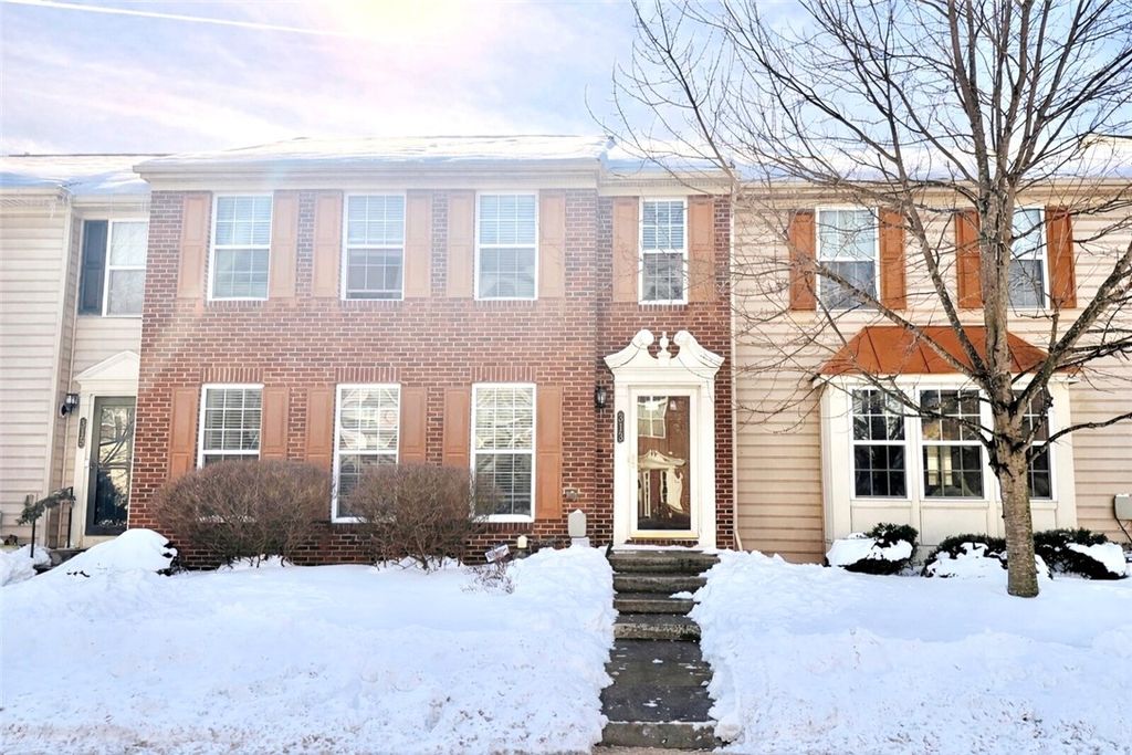 313 Fairgate Dr, Pine Twp, PA 15090