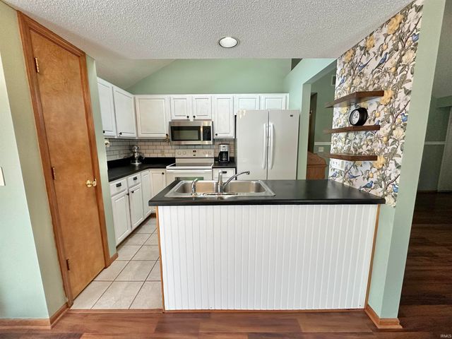 9433 Robin Meadow Place, Fort Wayne, IN 46835