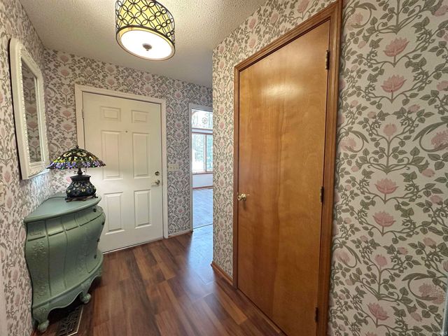 9433 Robin Meadow Place, Fort Wayne, IN 46835