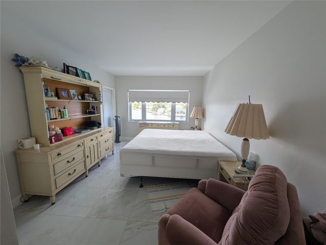 3209 S Ocean Drive 4E, Hallandale Beach, FL 33009