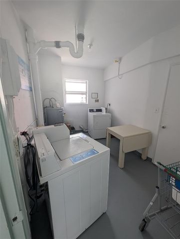 3209 S Ocean Drive 4E, Hallandale Beach, FL 33009