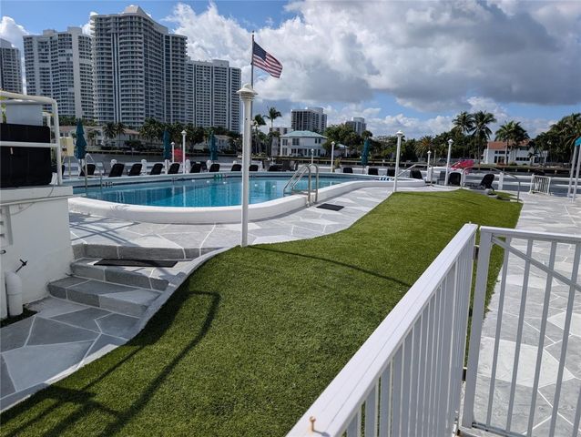 3209 S Ocean Drive 4E, Hallandale Beach, FL 33009