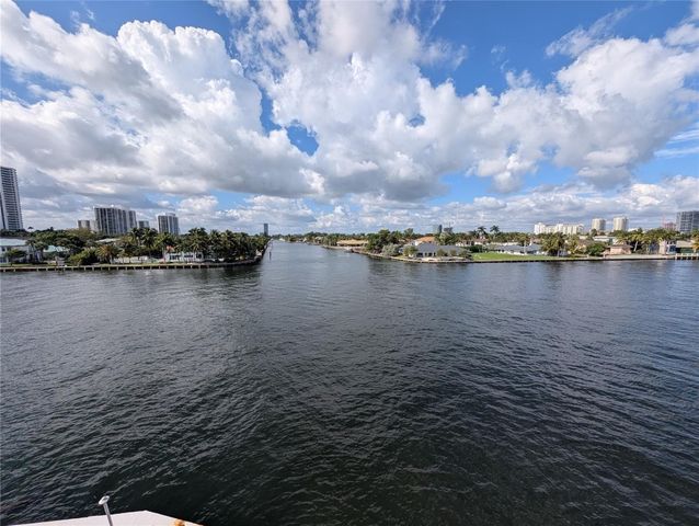 3209 S Ocean Drive 4E, Hallandale Beach, FL 33009