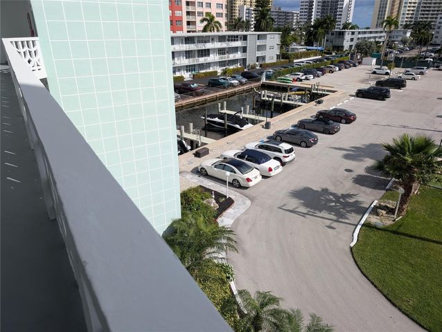 3209 S Ocean Drive 4E, Hallandale Beach, FL 33009