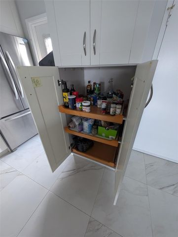 3209 S Ocean Drive 4E, Hallandale Beach, FL 33009