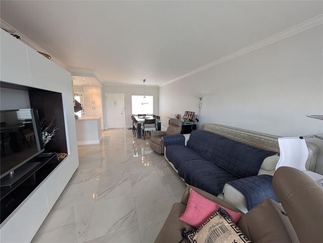 3209 S Ocean Drive 4E, Hallandale Beach, FL 33009