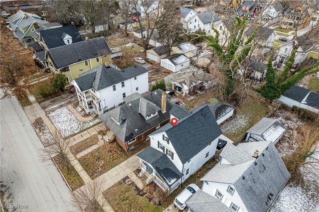 1328 Bonnieview Avenue, Lakewood, OH 44107