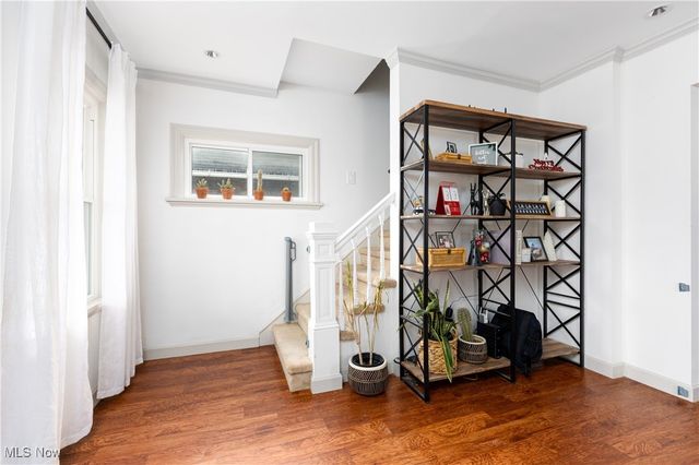 1328 Bonnieview Avenue, Lakewood, OH 44107