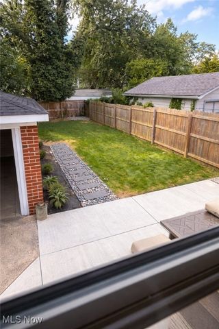 1328 Bonnieview Avenue, Lakewood, OH 44107