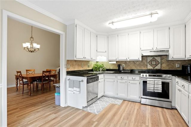 3075 Oak Meadow Drive, Snellville, GA 30078