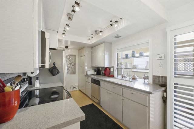 4595 Chateau Drive, San Diego, CA 92117